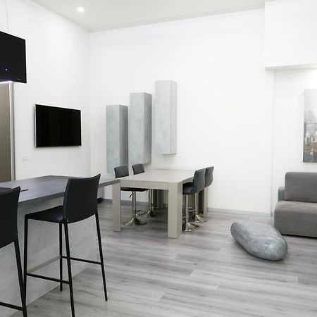 La Corte Luxury Apartment Milan Bagian luar foto