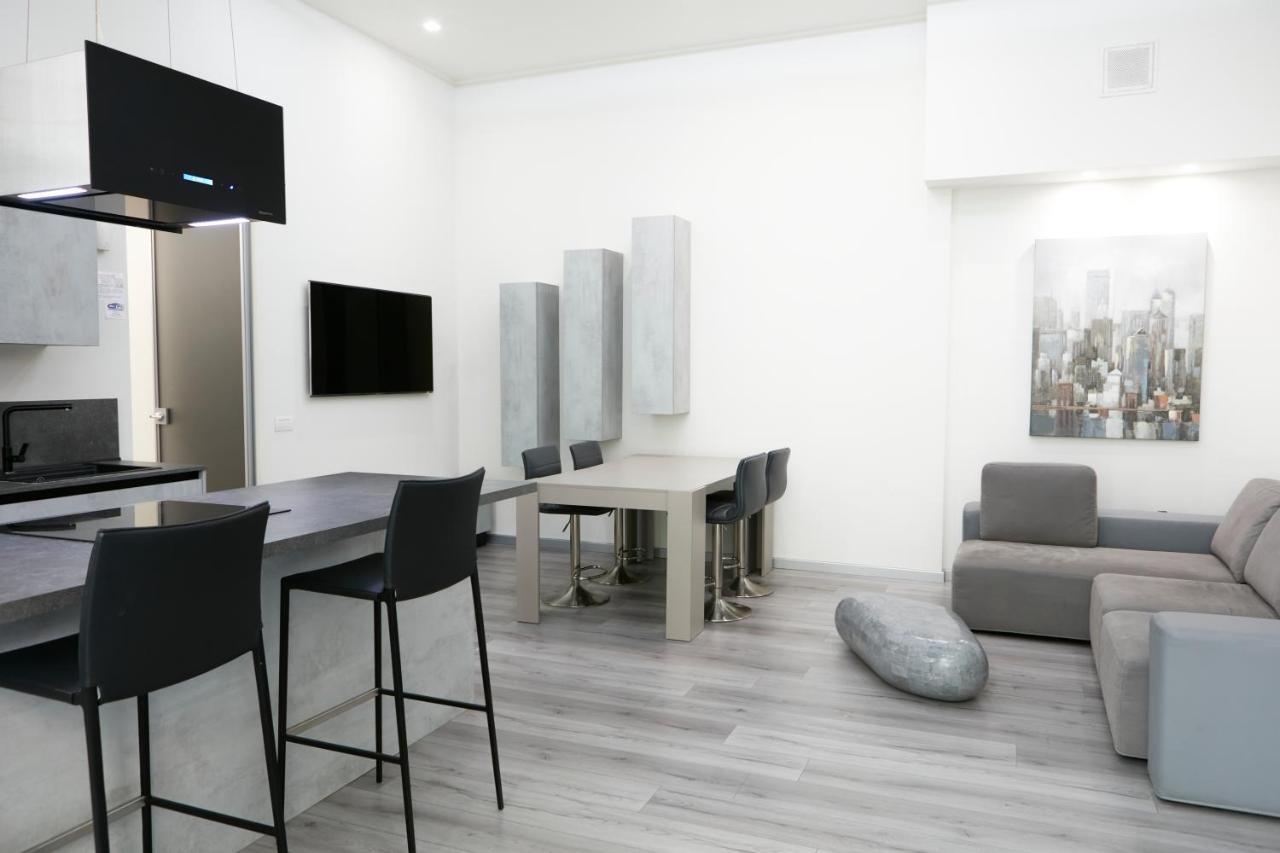 La Corte Luxury Apartment Milan Bagian luar foto